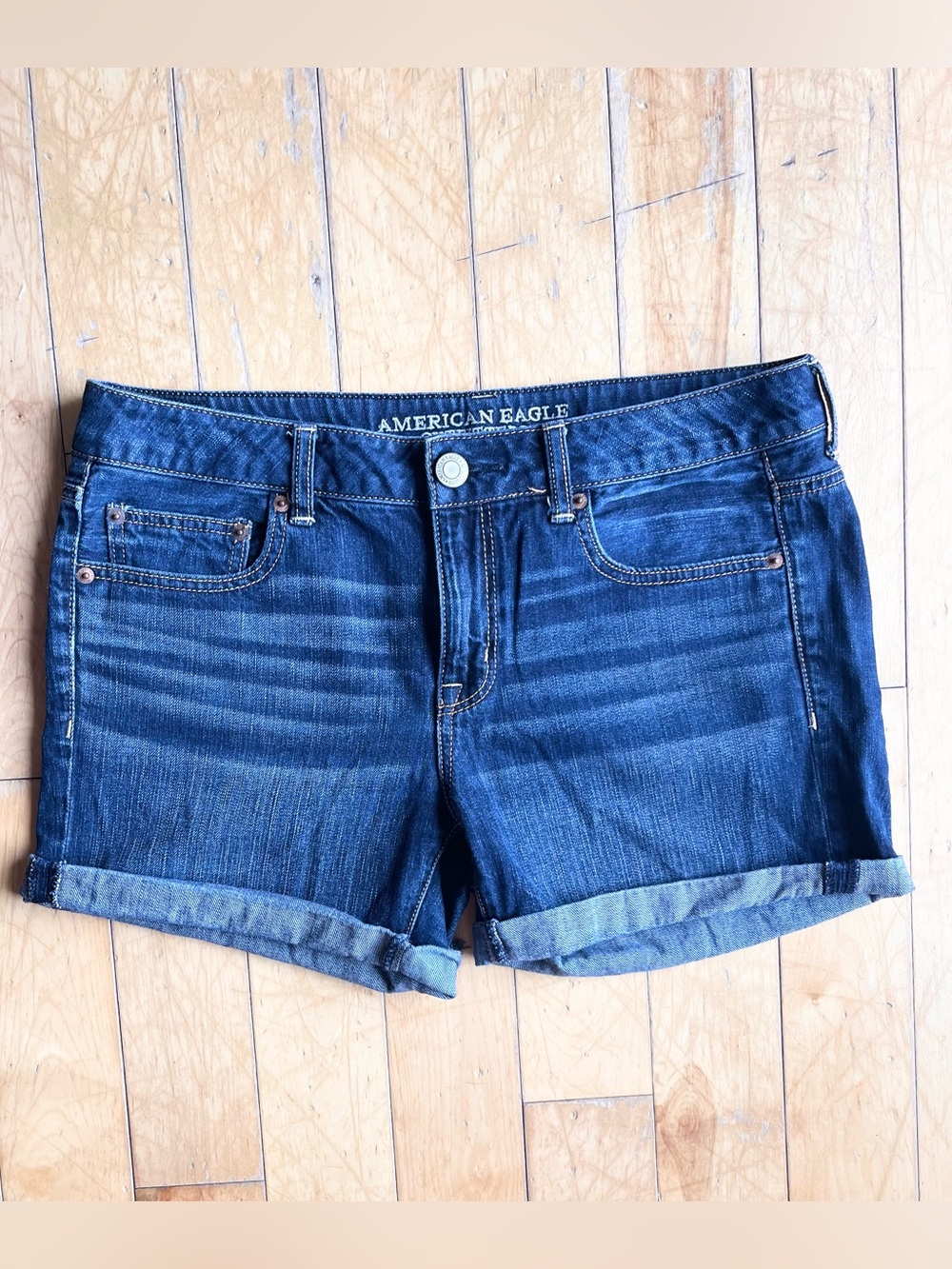 American Eagle Outfitters 100% Cotton Blue Denim Roll-Cuff Shorts Size 8
